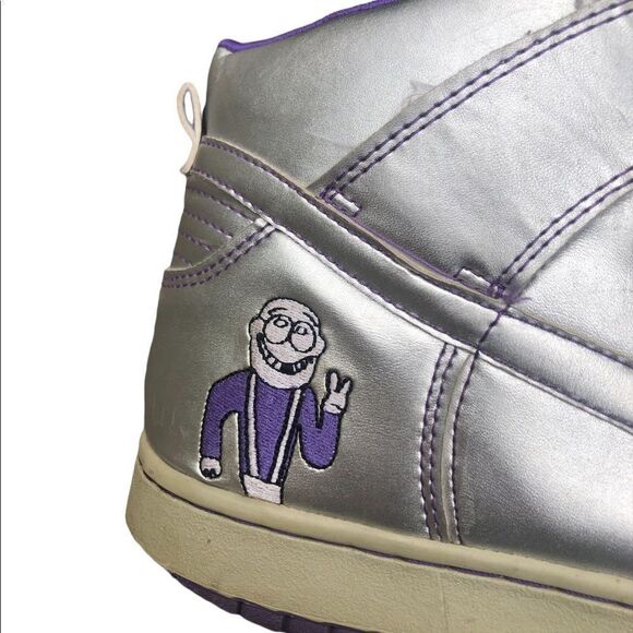 Vintage 2007 Nike SB Dunk High Premium ‘Dinosaur Jr’ Size 10 Silver - Picture 2 of 16